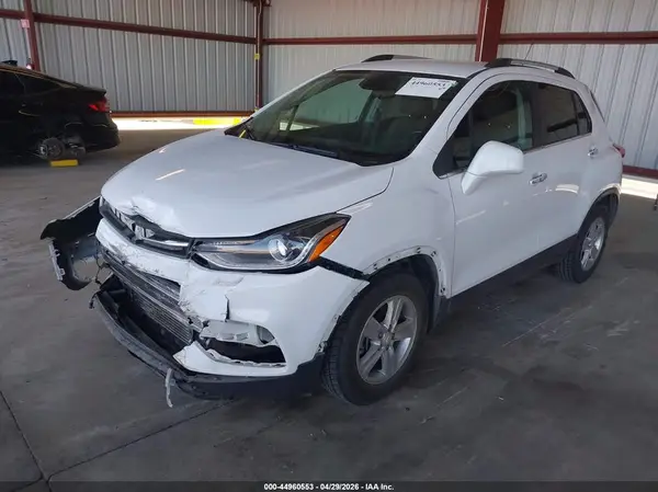 3GNCJLSB3JL393711 2018 CHEVROLET TRAX - Image 2