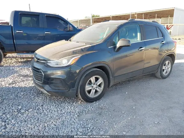 3GNCJLSB3JL416078 2018 CHEVROLET TRAX - Image 2
