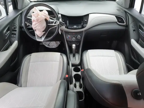 3GNCJLSB3KL120818 2019 CHEVROLET TRAX - Image 8