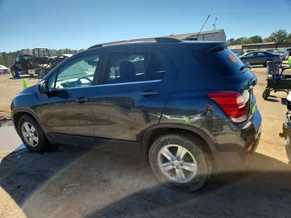 3GNCJLSB3KL122827 2019 CHEVROLET TRAX - Image 2