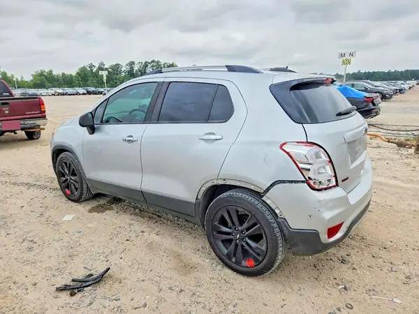 3GNCJLSB3KL136226 2019 CHEVROLET TRAX - Image 2