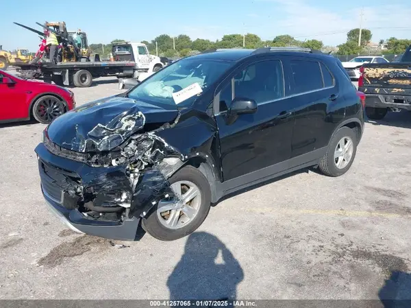 3GNCJLSB3KL177729 2019 CHEVROLET TRAX - Image 2