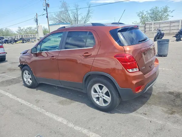 3GNCJLSB3KL236584 2019 CHEVROLET TRAX - Image 2