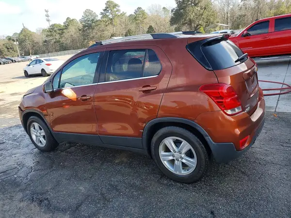 3GNCJLSB3KL253000 2019 CHEVROLET TRAX - Image 2