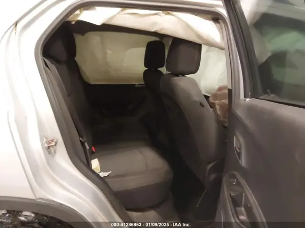 3GNCJLSB3KL280097 2019 CHEVROLET TRAX - Image 8