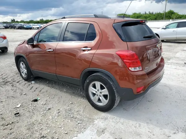 3GNCJLSB3KL282142 2019 CHEVROLET TRAX - Image 2