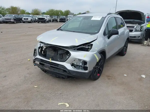 3GNCJLSB3KL292055 2019 CHEVROLET TRAX - Image 2