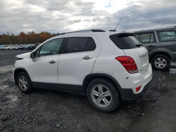 3GNCJLSB3KL304401 2019 CHEVROLET TRAX - Image 2