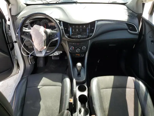 3GNCJLSB3KL304852 2019 CHEVROLET TRAX - Image 8