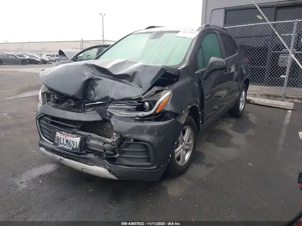 3GNCJLSB3KL309548 2019 CHEVROLET TRAX - Image 2