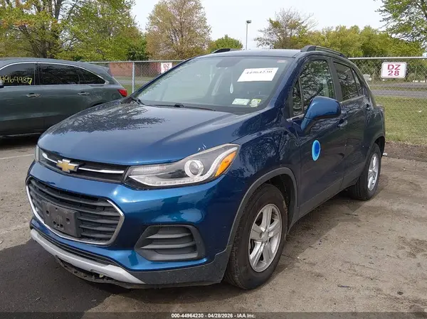 3GNCJLSB3KL310120 2019 CHEVROLET TRAX - Image 2