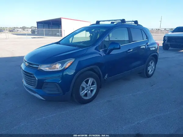3GNCJLSB3KL313647 2019 CHEVROLET TRAX - Image 2