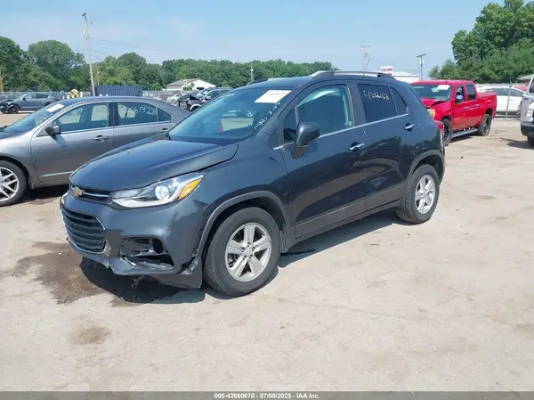 3GNCJLSB3KL328648 2019 CHEVROLET TRAX - Image 2