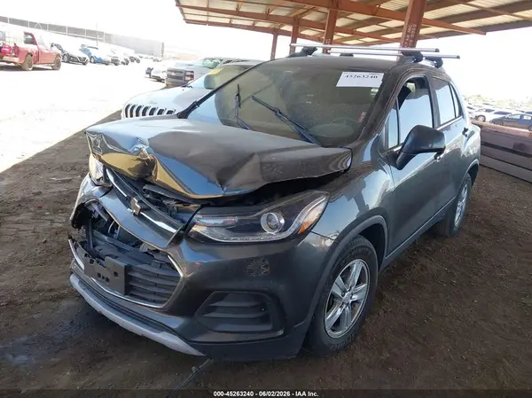 3GNCJLSB3KL329749 2019 CHEVROLET TRAX - Image 2