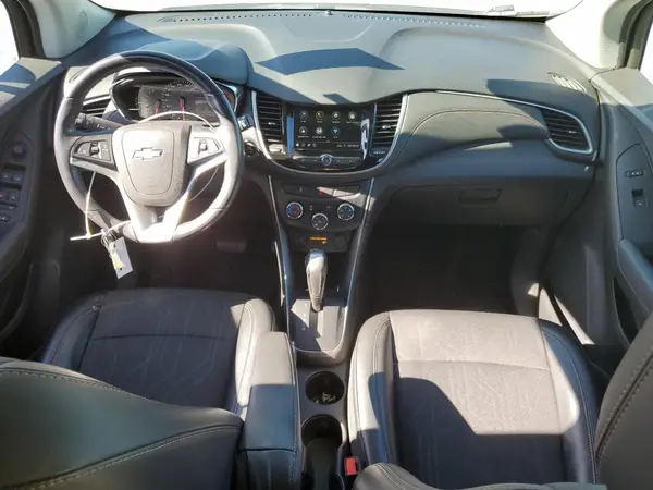 3GNCJLSB3KL330769 2019 CHEVROLET TRAX - Image 8