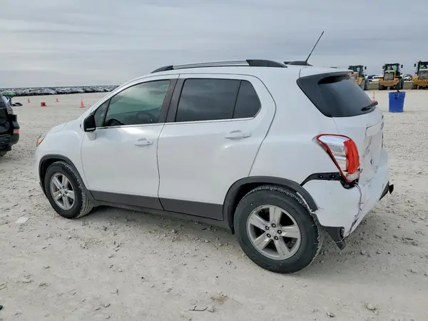 3GNCJLSB3KL331470 2019 CHEVROLET TRAX - Image 2