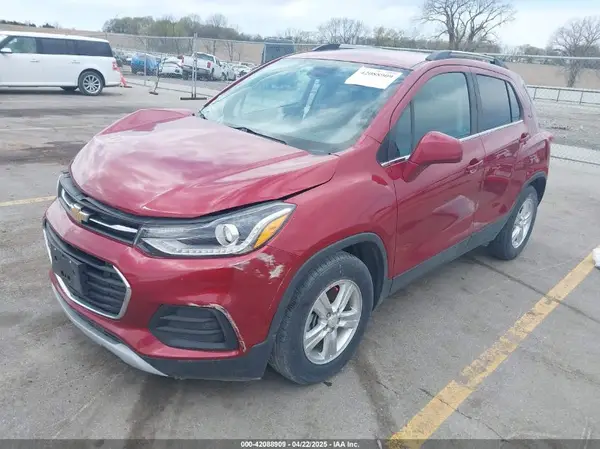 3GNCJLSB3KL383083 2019 CHEVROLET TRAX - Image 2