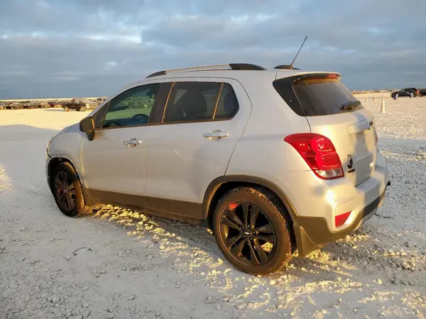 3GNCJLSB3KL388896 2019 CHEVROLET TRAX - Image 2