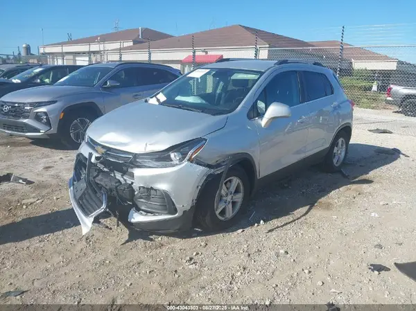 3GNCJLSB3LL118293 2020 CHEVROLET TRAX - Image 2