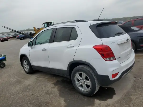 3GNCJLSB3LL124742 2020 CHEVROLET TRAX - Image 2