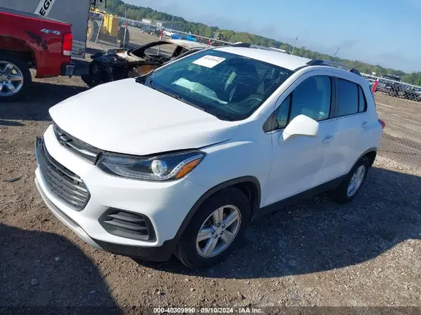 3GNCJLSB3LL142111 2020 CHEVROLET TRAX - Image 2