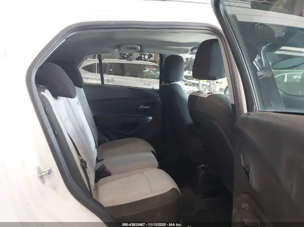 3GNCJLSB3LL208978 2020 CHEVROLET TRAX - Image 8