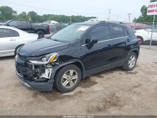 3GNCJLSB3LL213999 2020 CHEVROLET TRAX - Image 2