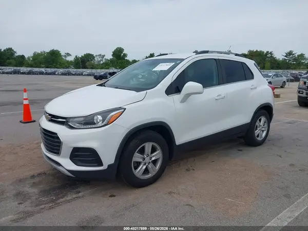 3GNCJLSB3LL216952 2020 CHEVROLET TRAX - Image 2