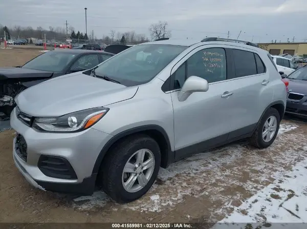 3GNCJLSB3LL223562 2020 CHEVROLET TRAX - Image 2