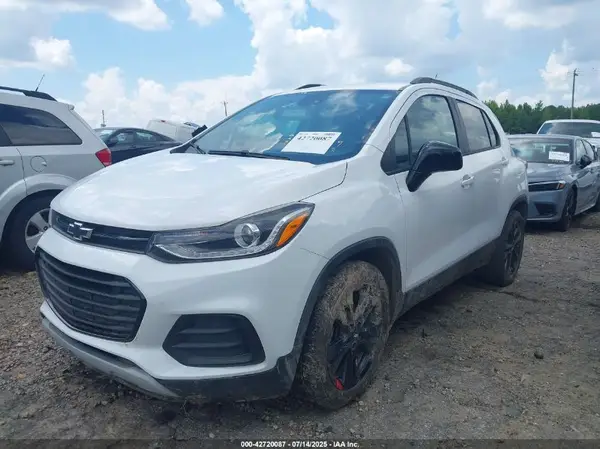 3GNCJLSB3LL224713 2020 CHEVROLET TRAX - Image 2