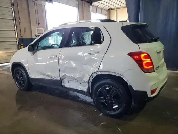 3GNCJLSB3LL231094 2020 CHEVROLET TRAX - Image 2