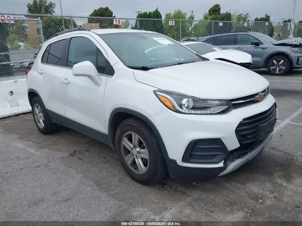 3GNCJLSB3LL232259 2020 CHEVROLET TRAX - Image 1