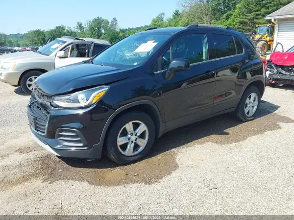 3GNCJLSB3LL233119 2020 CHEVROLET TRAX - Image 2