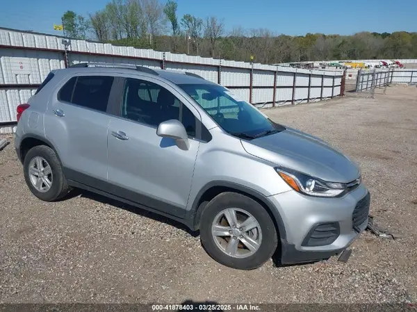3GNCJLSB3LL256660 2020 CHEVROLET TRAX - Image 1