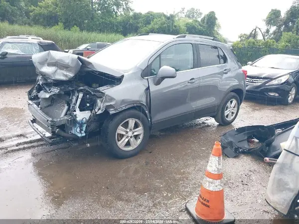 3GNCJLSB3LL258845 2020 CHEVROLET TRAX - Image 2