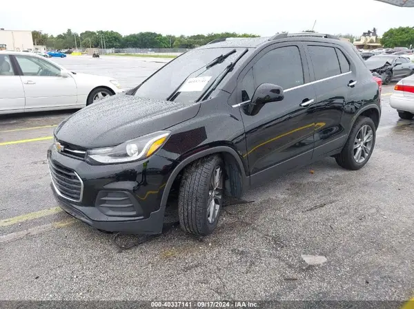 3GNCJLSB3LL281798 2020 CHEVROLET TRAX - Image 2
