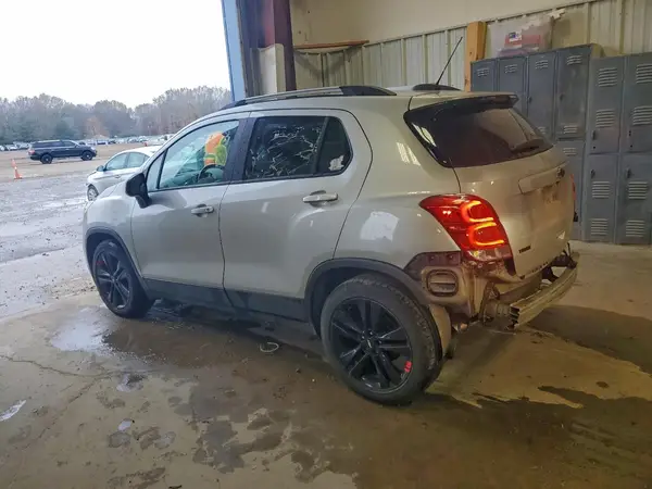 3GNCJLSB3LL287679 2020 CHEVROLET TRAX - Image 2