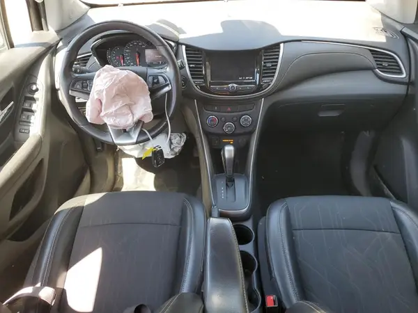 3GNCJLSB3LL301712 2020 CHEVROLET TRAX - Image 8