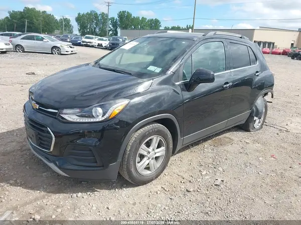 3GNCJLSB3LL313830 2020 CHEVROLET TRAX - Image 2