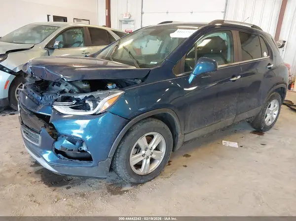 3GNCJLSB3LL329350 2020 CHEVROLET TRAX - Image 2