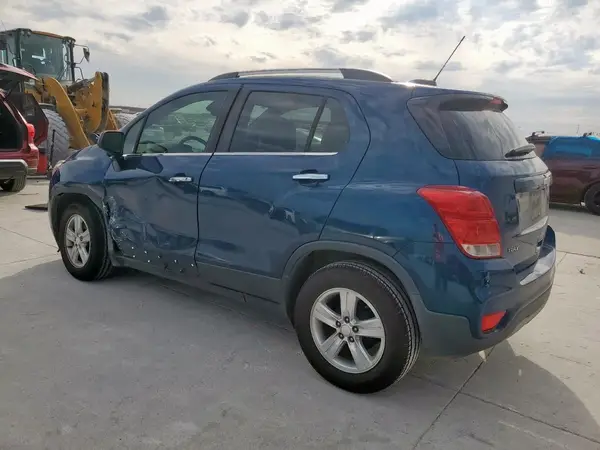 3GNCJLSB3LL329428 2020 CHEVROLET TRAX - Image 2