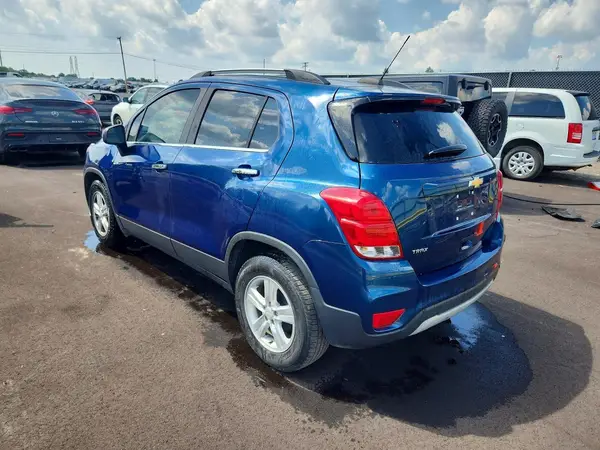 3GNCJLSB3LL330742 2020 CHEVROLET TRAX - Image 2