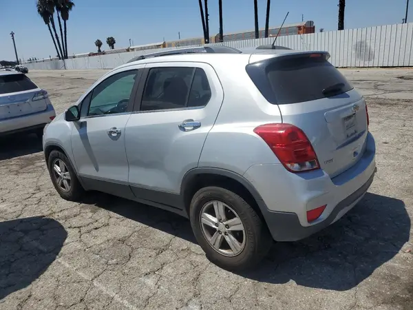 3GNCJLSB3LL333396 2020 CHEVROLET TRAX - Image 2