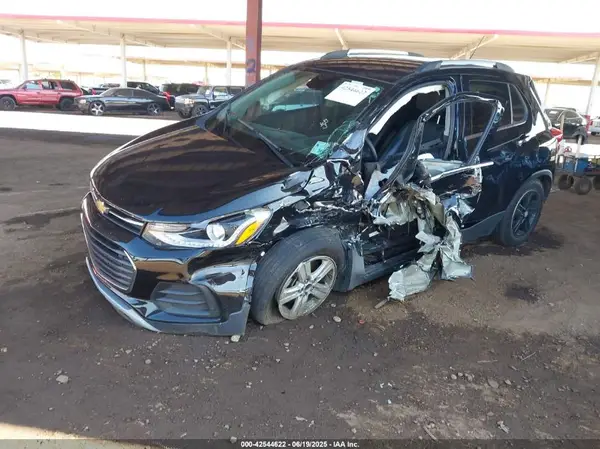 3GNCJLSB3LL336184 2020 CHEVROLET TRAX - Image 2