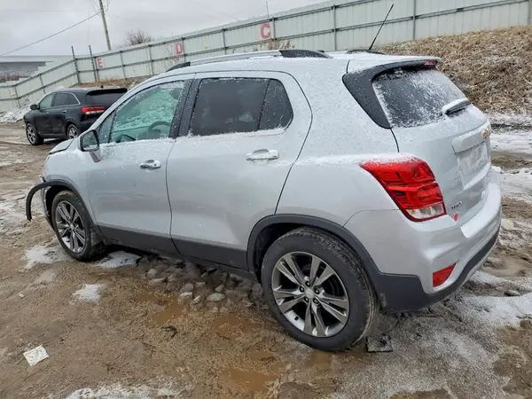 3GNCJLSB3LL340333 2020 CHEVROLET TRAX - Image 2