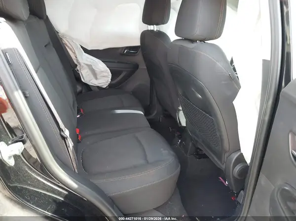 3GNCJLSB4HL134560 2017 CHEVROLET TRAX - Image 8