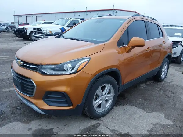 3GNCJLSB4HL165257 2017 CHEVROLET TRAX - Image 2
