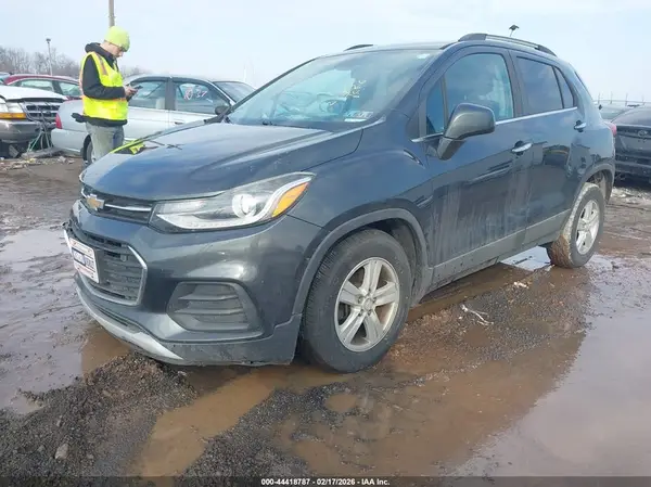 3GNCJLSB4HL195133 2017 CHEVROLET TRAX - Image 2