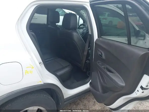 3GNCJLSB4HL209063 2017 CHEVROLET TRAX - Image 8