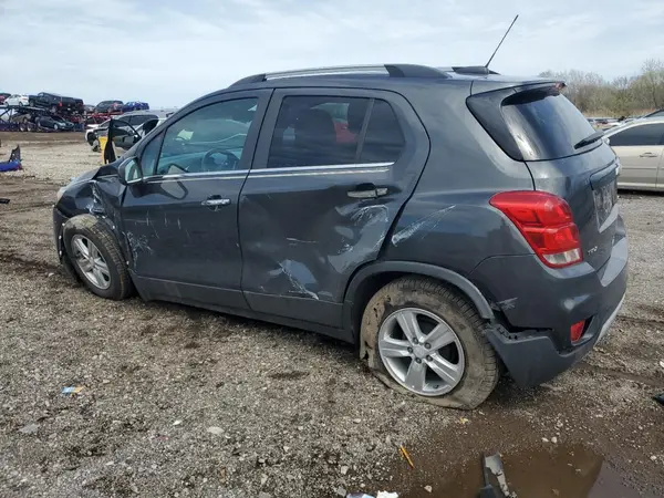 3GNCJLSB4HL211413 2017 CHEVROLET TRAX - Image 2